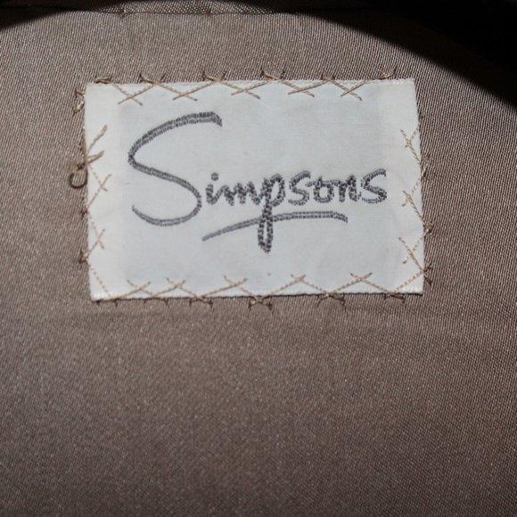 Beautiful Vintage Fur Coat - Picture 3 of 10